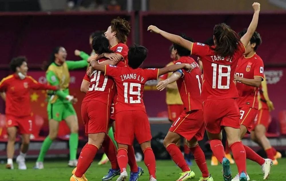 本轮英超，切尔西0-2不敌埃弗顿，蓝军今年39场英超仅拿到39分，在不算扣分的情况时，与水晶宫、诺丁汉森林并列成为拿分最少的球队。